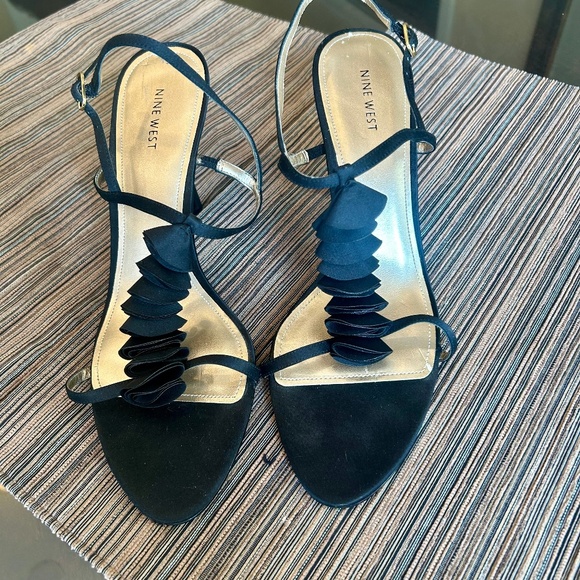 *NEW Nine West Black Satin Sandals with Ruffle on Top of Foot and Ankle Strap 10 - Picture 1 of 10